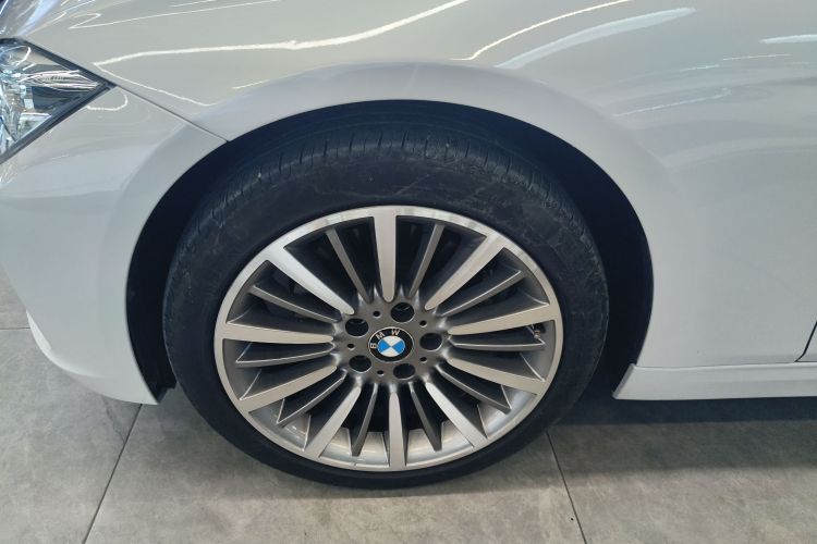 宝马3系 2019款 320Li 时尚型车身外观35