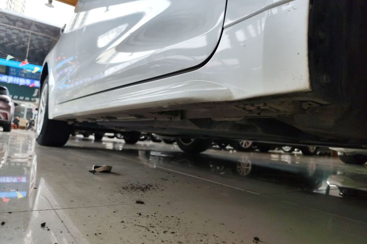 丰田 雷凌 2021款 185T CVT豪华版局部细节9001