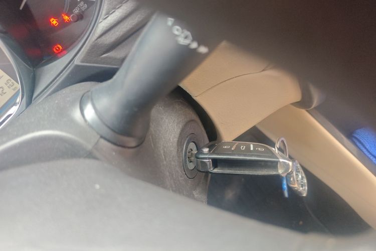 丰田 威驰 2014款 1.5L 自动智臻版中控内饰11