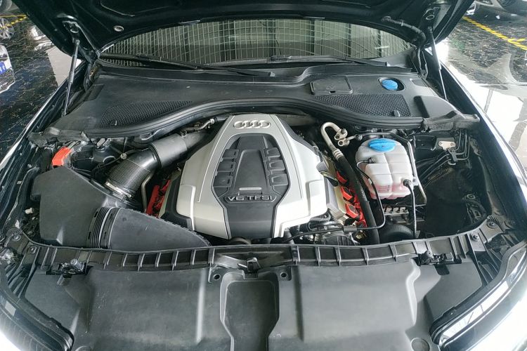 奥迪A6L 2018款 30周年年型 45 TFSI quattro 运动型局部细节24