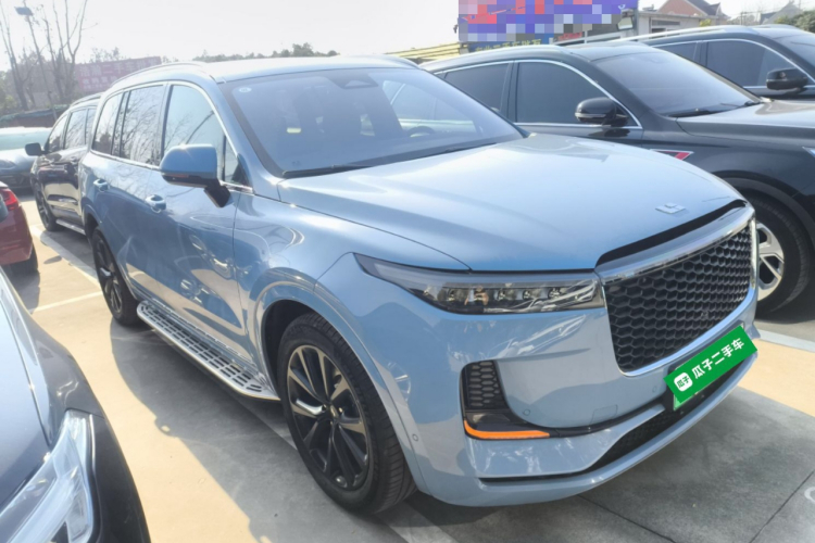 理想汽车 理想ONE 2021款 增程6座版车身外观3