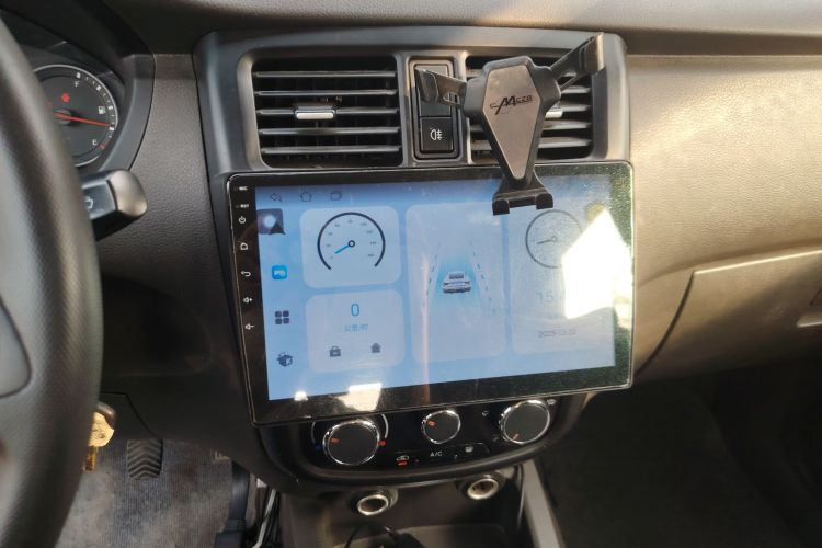 五菱汽车 五菱荣光V 2018款 1.5L标准型中控内饰16