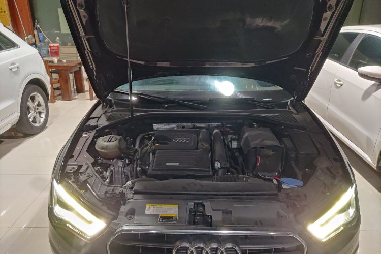 奥迪A3 2015款 Limousine 35 TFSI 百万纪念舒享型机舱底盘24