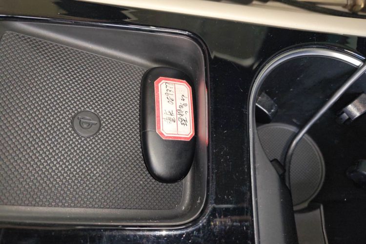 理想汽车 理想ONE 2021款 增程6座版中控内饰7001