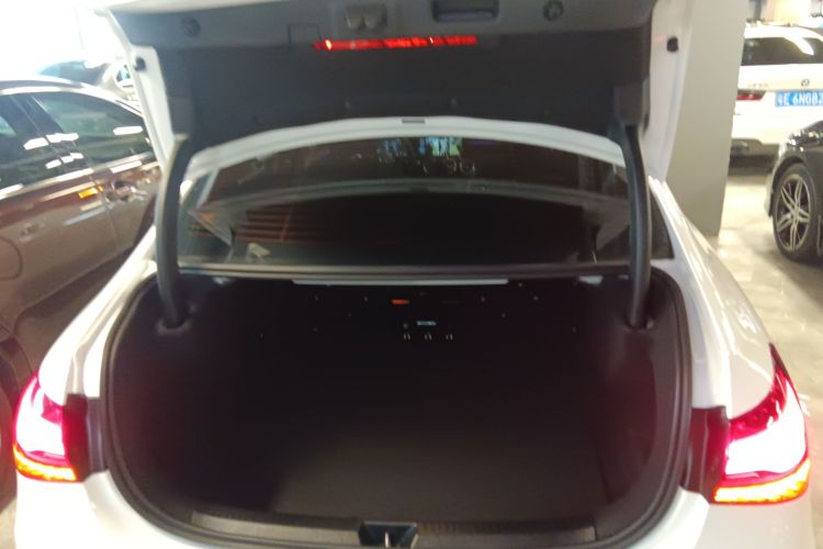 奔驰A级 2024款 改款 A 200 L 时尚型局部细节23