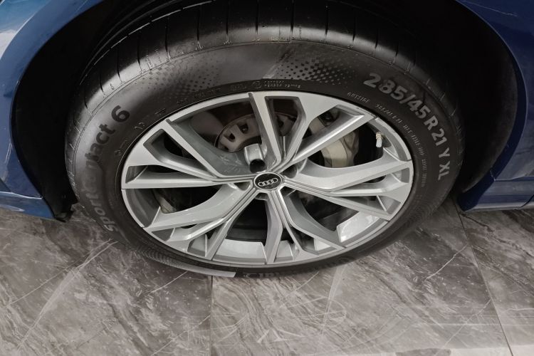 奥迪Q8 2021款 55 TFSI 豪华动感型车身外观6007