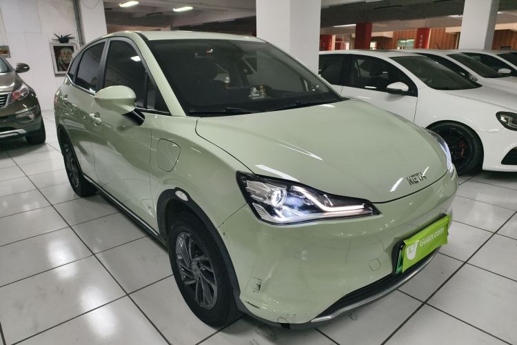 哪吒汽车 哪吒V 2022款 潮 300 Lite 三元锂车身外观3