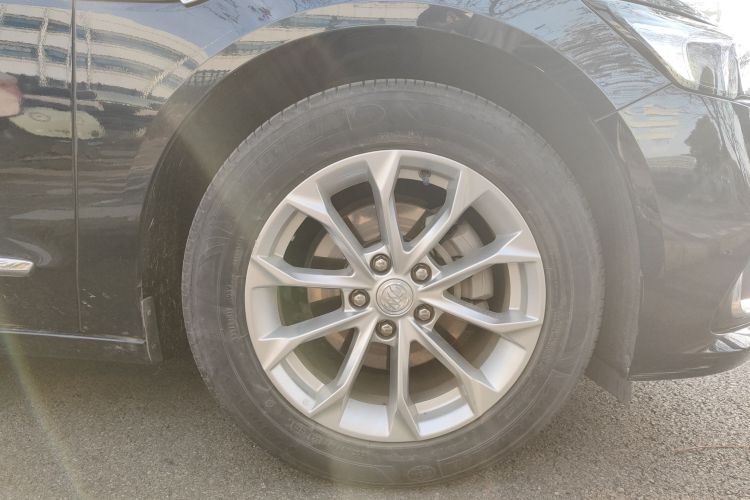 别克 君越 2021款 552T 豪华型车身外观10