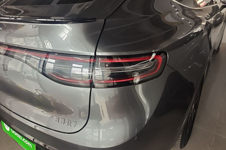 鸿蒙智行 智界R7 2025款 增程 251km Max车身外观9