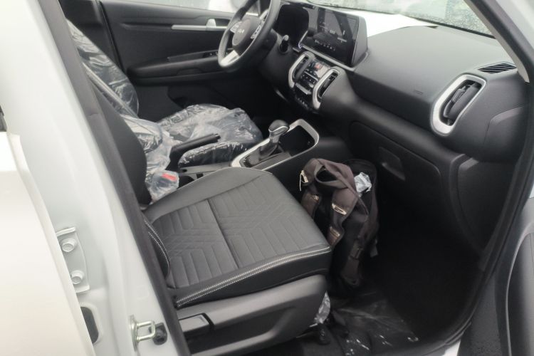 起亚 索奈 2024款 1.5L 舒适版局部细节41