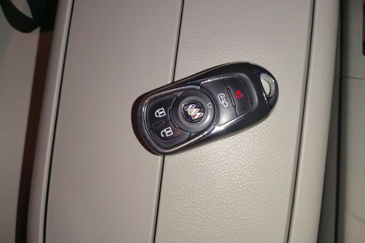 别克GL8 2022款 陆上公务舱 652T 豪华型中控内饰11