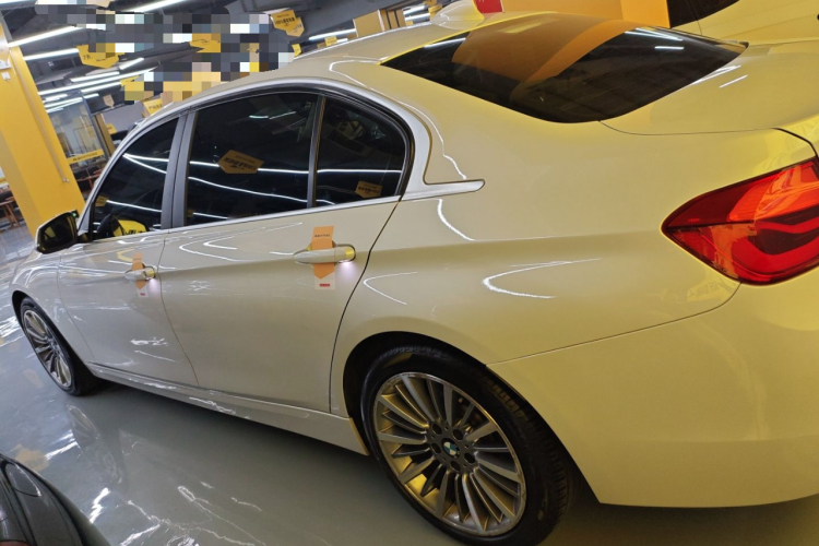 宝马3系 2019款 320Li 时尚型车身外观4