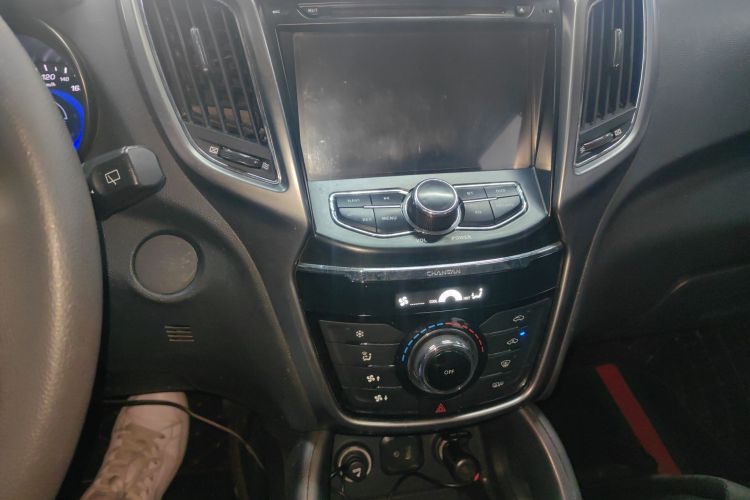 长安CS75 2016款 2.0L 手动舒适型 国V中控内饰16