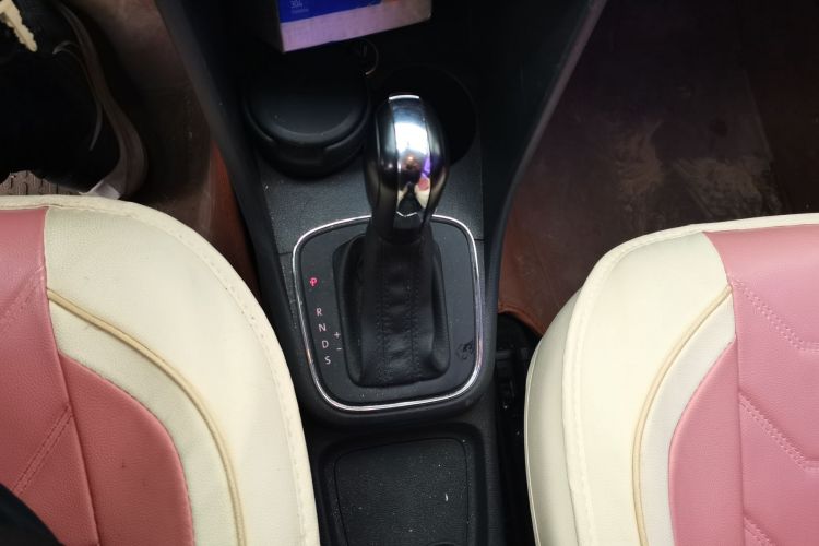 大众 Polo 2014款 1.6L 自动舒适版中控内饰18