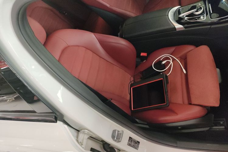 奔驰C级 2018款 C 200 运动版中控内饰41