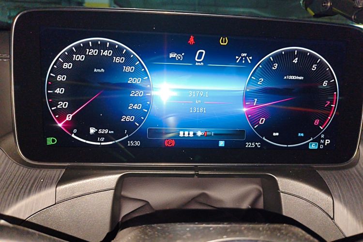 奔驰C级 2023款 改款二 C 260 L 运动版中控内饰14