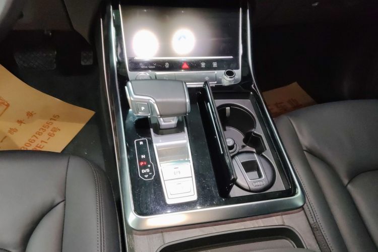奥迪Q7 2020款 55 TFSI quattro S line运动型局部细节18
