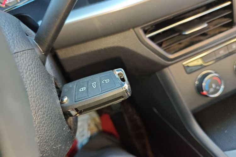 大众 朗逸 2019款 280TSI DSG舒适版 国VI中控内饰7001