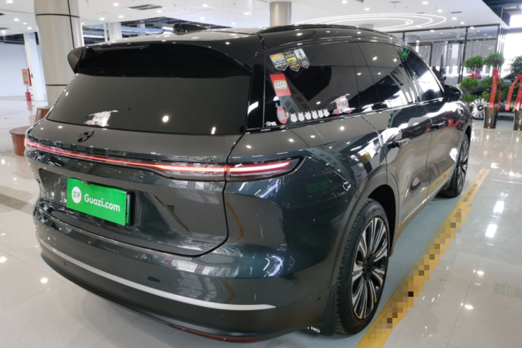 蔚来ES8 2024款 75kWh 行政版车身外观7