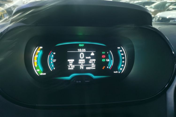 奇瑞新能源 小蚂蚁 2022款 甜粉款 全糖版 三元锂 30kW 301km局部细节14