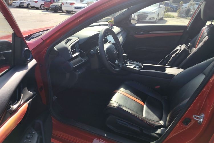 本田 思域 2021款 HATCHBACK 220TURBO CVT潮酷控中控内饰7003