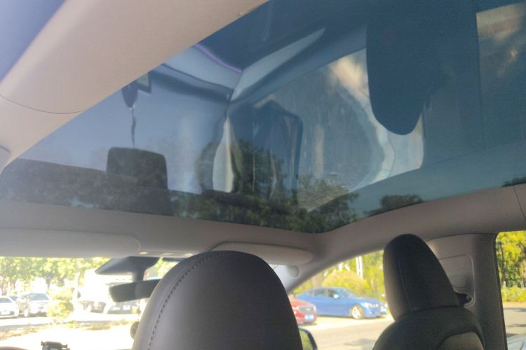 特斯拉 Model Y 2024款 长续航全轮驱动版中控内饰22