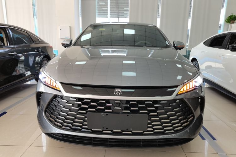 比亚迪 秦PLUS 2025款 DM-i 智驾版 55KM领先型车身外观2