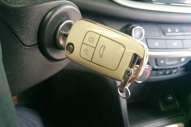 别克 英朗 2021款 改款 1.3T 自动轻混动精英型中控内饰11