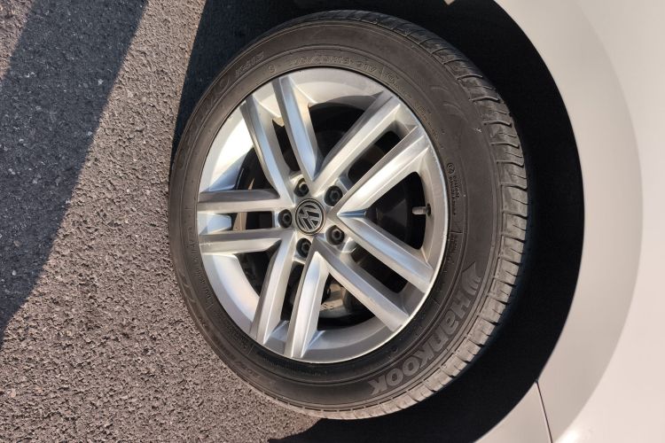 大众 朗行 2015款 1.6L 自动舒适版车身外观10