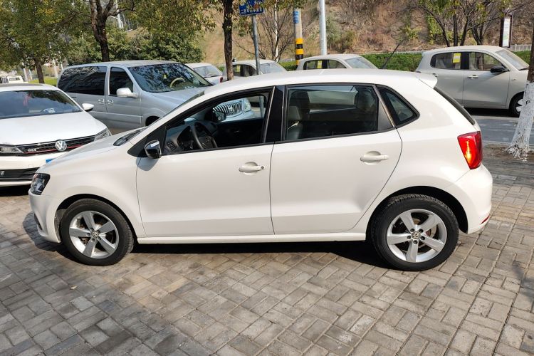 大众 Polo 2014款 1.4L 手动风尚版车身外观4