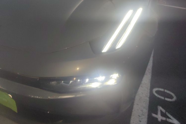 极氪001 2025款 WE版 95kWh 四驱局部细节36