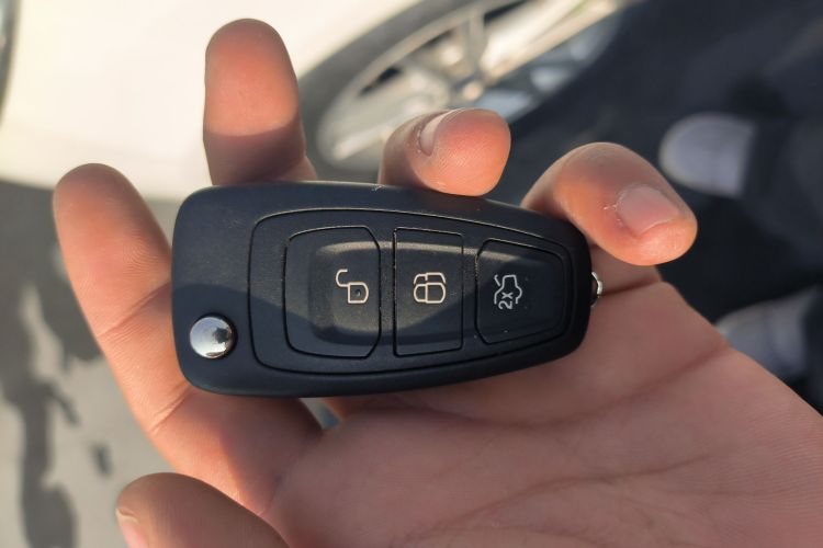 福特 福克斯 2015款 两厢 EcoBoost 125 手动超能风尚型中控内饰11