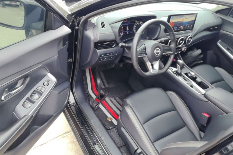 日产 轩逸 2023款 改款 1.6L CVT悦享版中控内饰7002