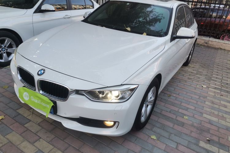 宝马3系 2015款 320i 时尚型车身外观1