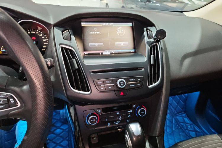 福特 福克斯 2015款 两厢 EcoBoost 180 自动精英型中控内饰16