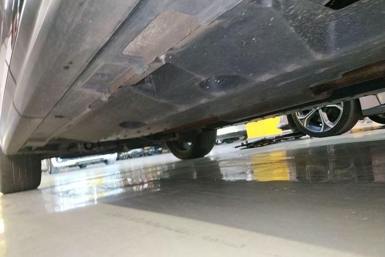 奔腾T99 2022款 20TD 自动运动尊享型特装版局部细节9002