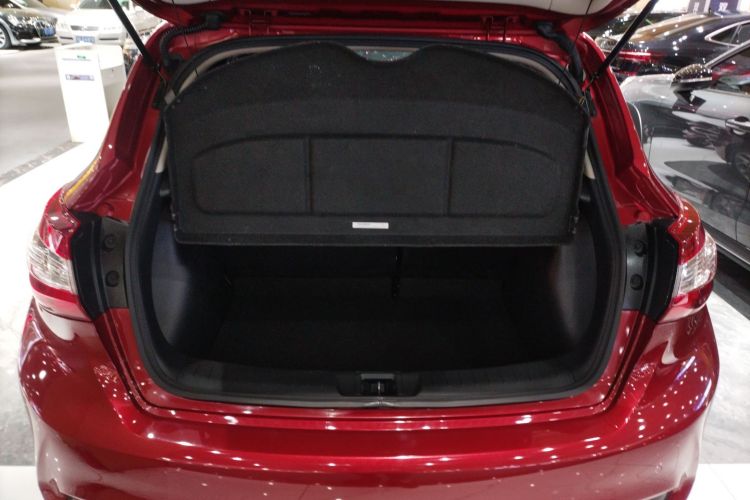 日产 骐达TIIDA 2021款 1.6L CVT智行版机舱底盘23