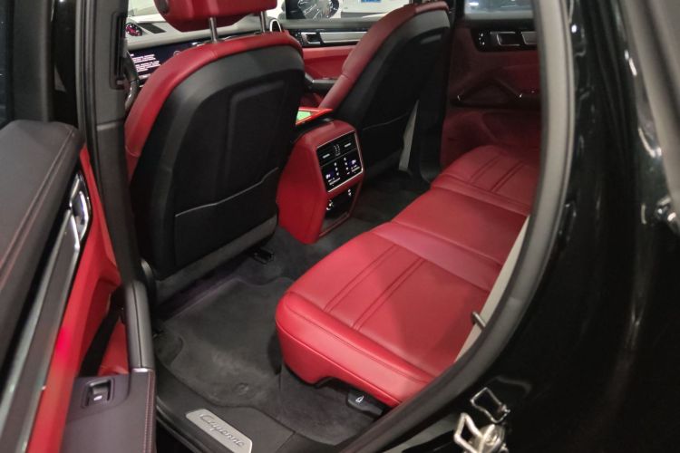 保时捷 2023款 Cayenne 3.0T 铂金版中控内饰7004