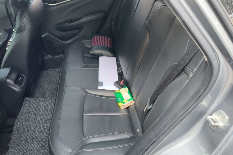 别克 英朗 2018款 18T 自动精英型中控内饰21