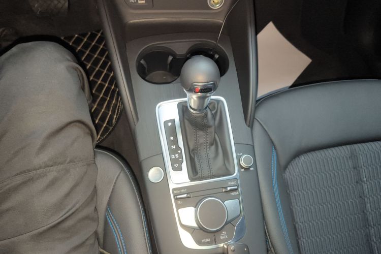 奥迪A3 2020款 Limousine 35 TFSI 时尚型 国VI中控内饰18