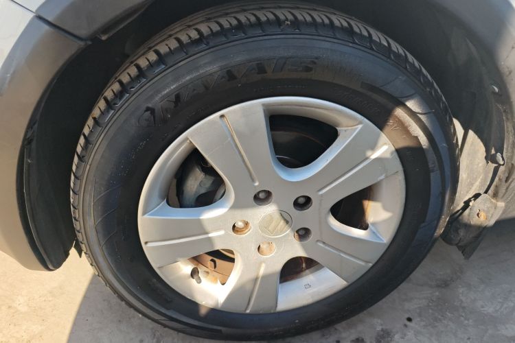 铃木 天语 SX4 2013款 酷锐 1.6L 自动20周年3G智能版车身外观6002