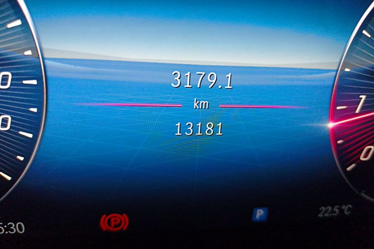 奔驰C级 2023款 改款二 C 260 L 运动版中控内饰15