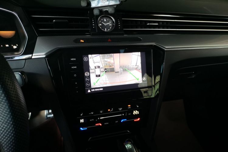 大众 迈腾 2023款 200万辆纪念版 330TSI DSG领先型中控内饰16