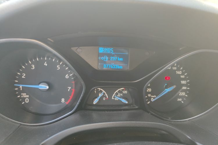 福特 福克斯 2017款 两厢 1.6L 自动风尚型智行版中控内饰15