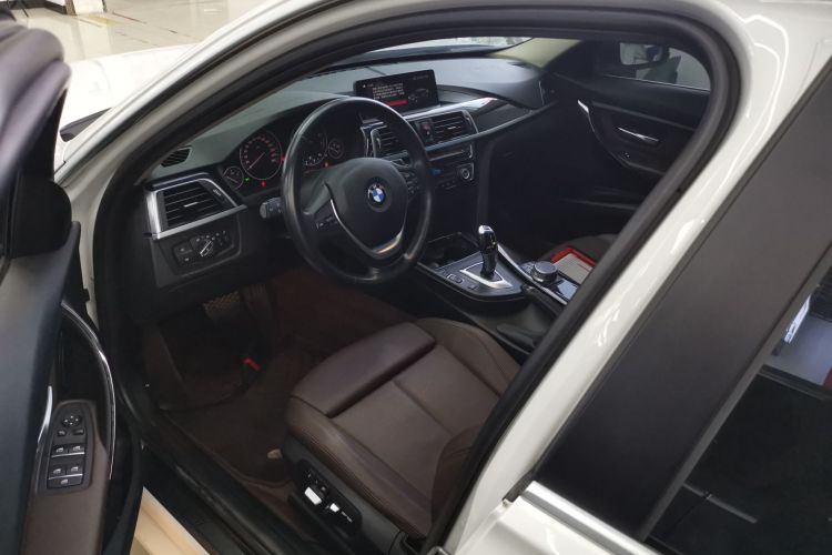 宝马3系 2019款 320Li 时尚型中控内饰20