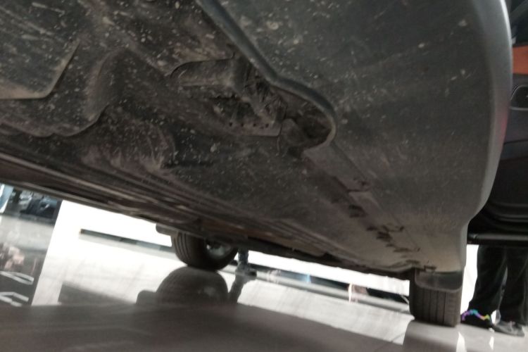 奔驰GLC 2023款 改款 GLC 260 L 4MATIC 豪华型 5座局部细节9001