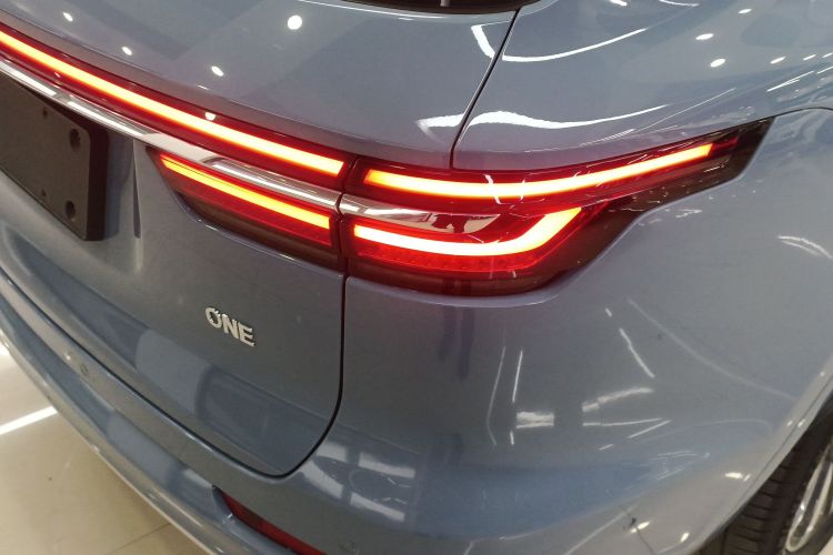 理想汽车 理想ONE 2021款 增程6座版车身外观9