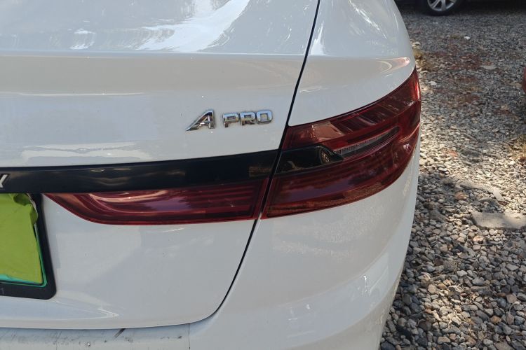 吉利几何A 2022款 Pro 430KM 青苹果Pro车身外观9