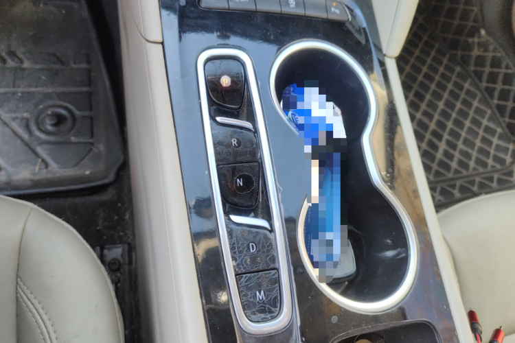 别克 君威 2020款 552T 精英型中控内饰18