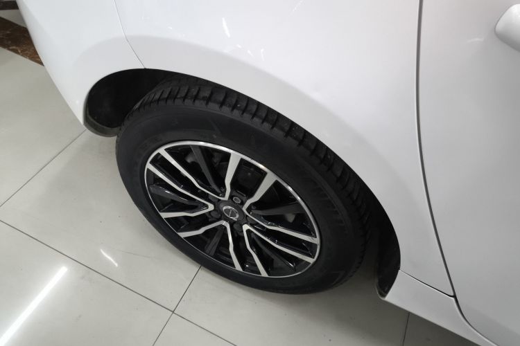 沃尔沃V40 2019款 T3 智逸版车身外观6008